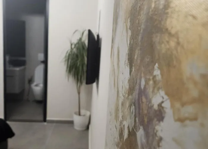 Aparthotel Contact *